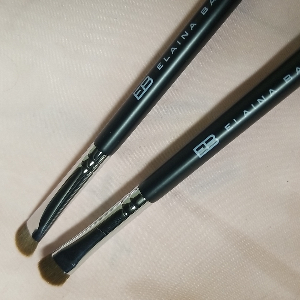 Elaina Badro Brushes 2 pieces